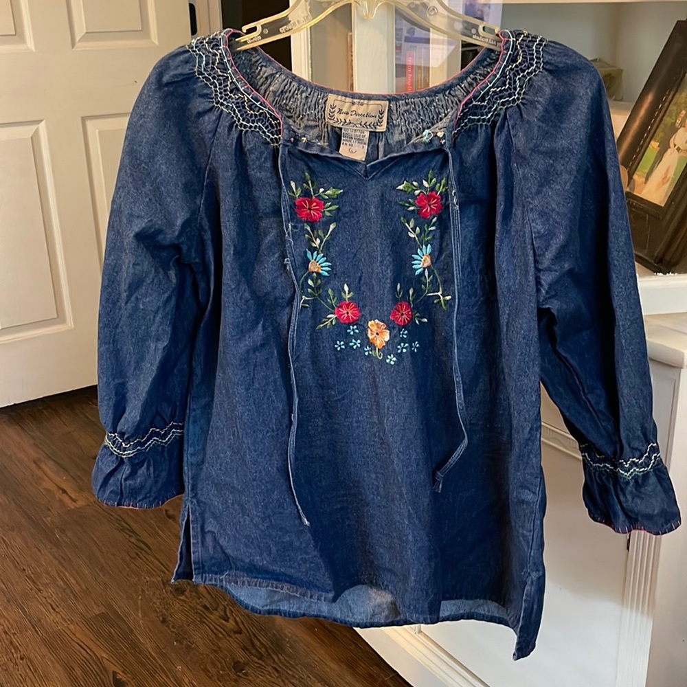New Directions Jeans embroidered top